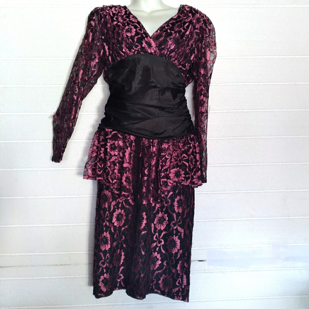 Vintage lace long sleeve  v neck dress